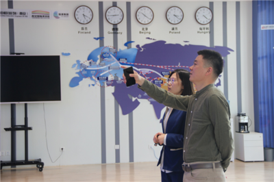 英國陜西商會參訪中歐班列 助力陜西企業(yè)“走出去”推動陜西貨物進(jìn)出口